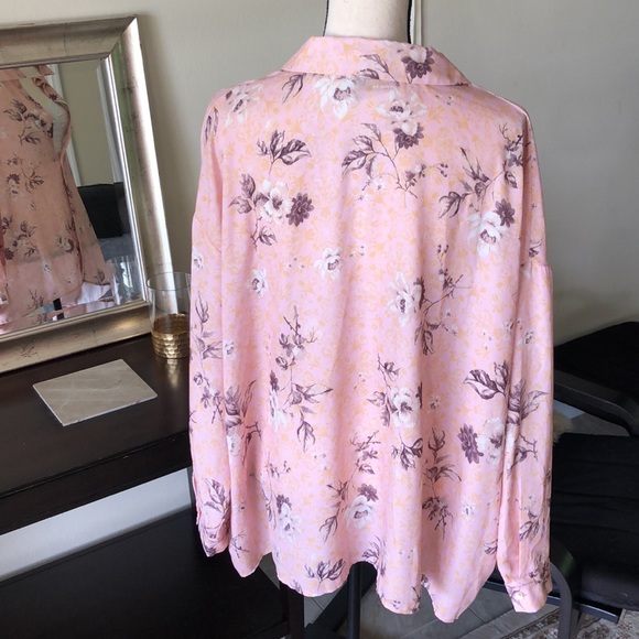 ASOS design curve polyester 70βs floral button down drop shoulder blouse 16 - Picture 8 of 15